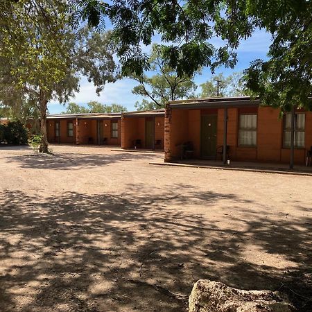 Territory Manor Motel & Caravan Park Mataranka Exteriér fotografie