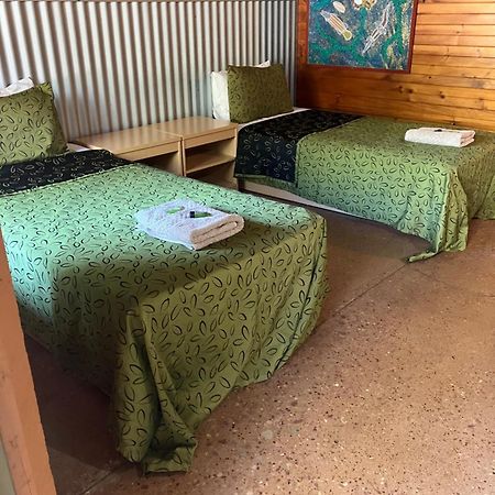 Territory Manor Motel & Caravan Park Mataranka Exteriér fotografie